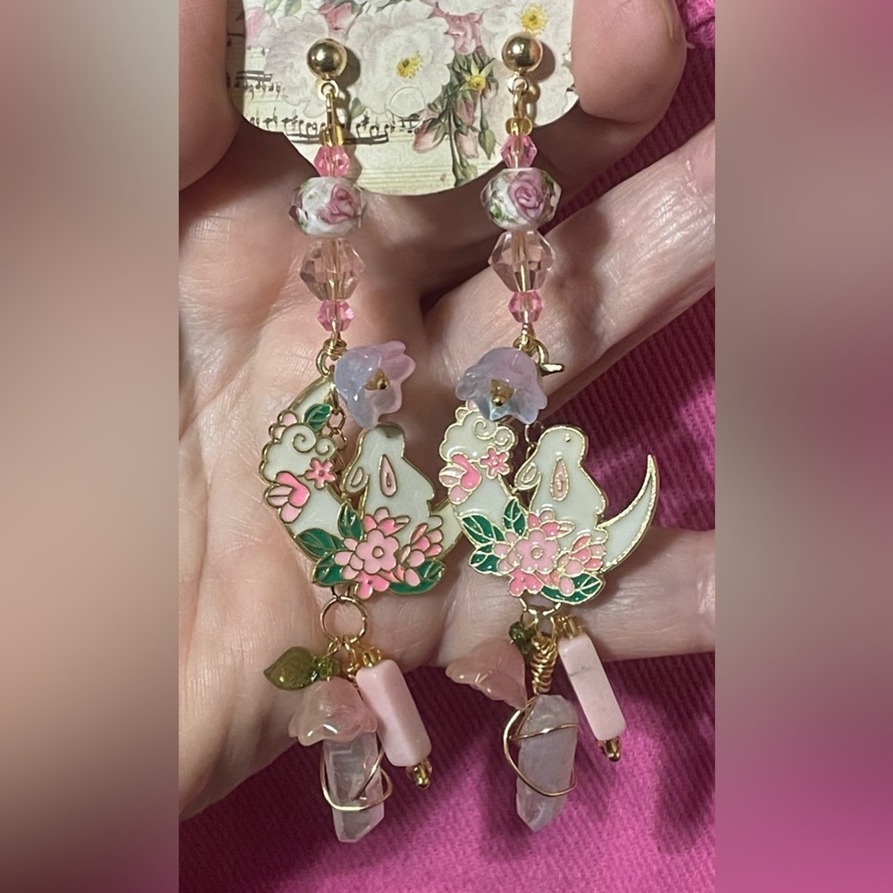 ❌❌SOLD❌❌Moon Bunny Floral Crystal Earrings - Picture 5 of 7